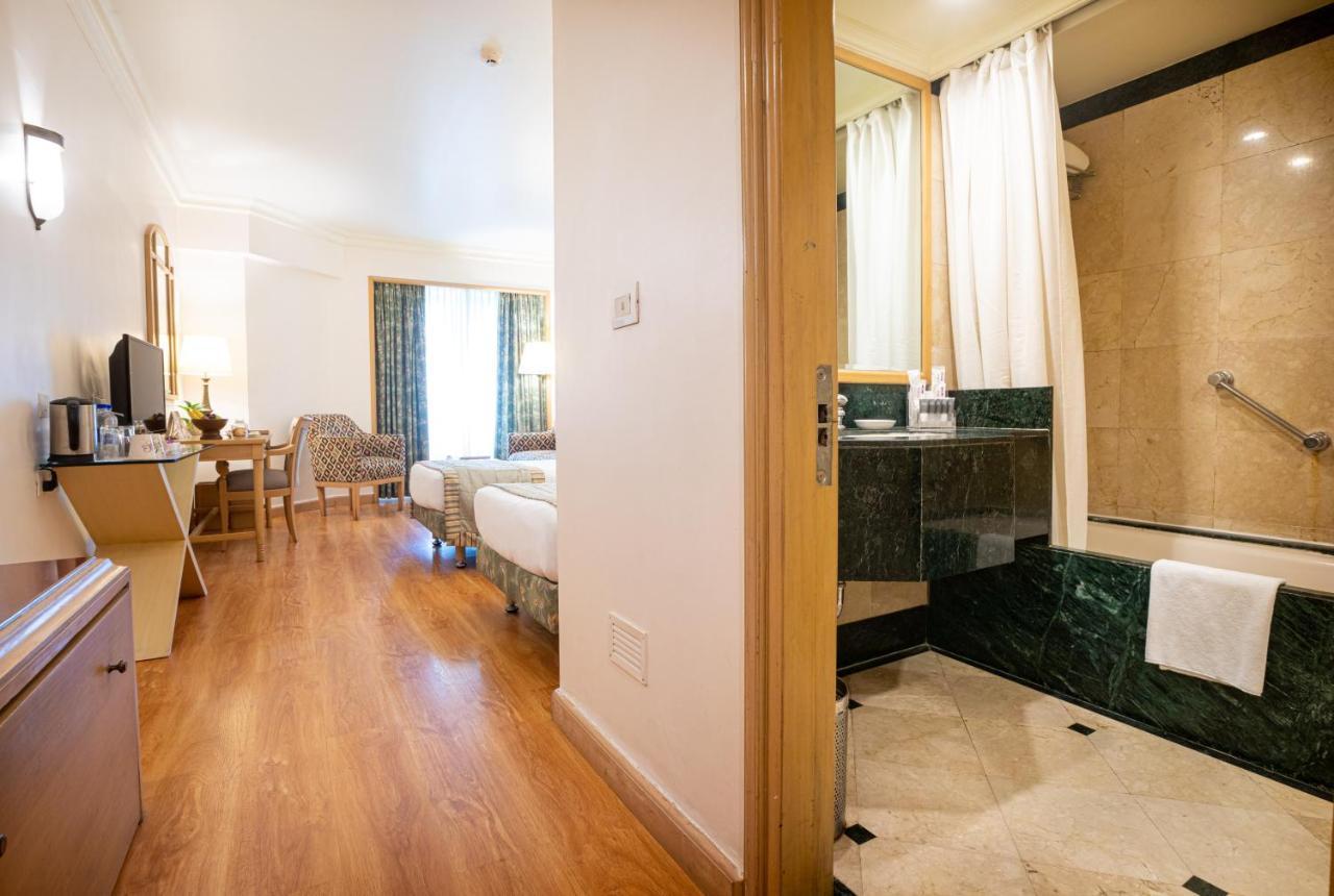 The Orchid Hotel Mumbai Vile Parle Εξωτερικό φωτογραφία A room at the hotel