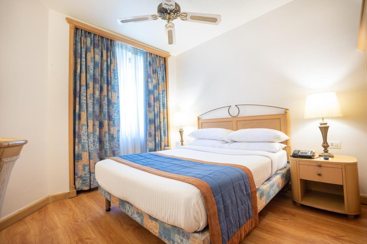 The Orchid Hotel Mumbai Vile Parle Εξωτερικό φωτογραφία A bedroom at the hotel