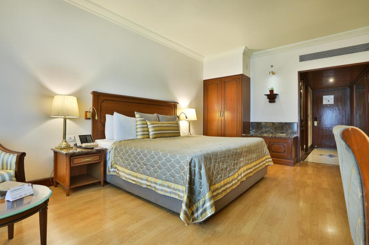 The Orchid Hotel Mumbai Vile Parle Εξωτερικό φωτογραφία A room at the Taj Bengal