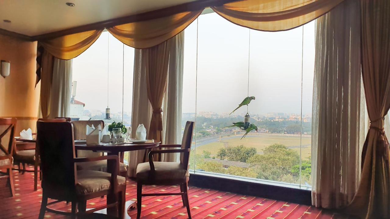 The Orchid Hotel Mumbai Vile Parle Εξωτερικό φωτογραφία Parrots at the hotel
