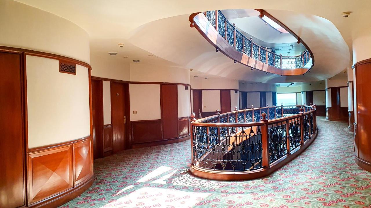 The Orchid Hotel Mumbai Vile Parle Εξωτερικό φωτογραφία Interior of the hotel